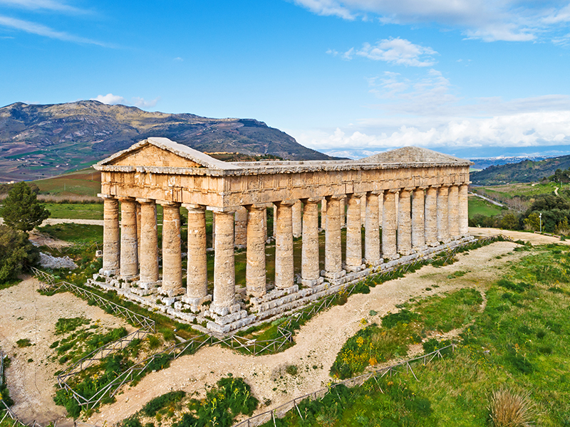 Segesta_AncientGreekTemple_0932